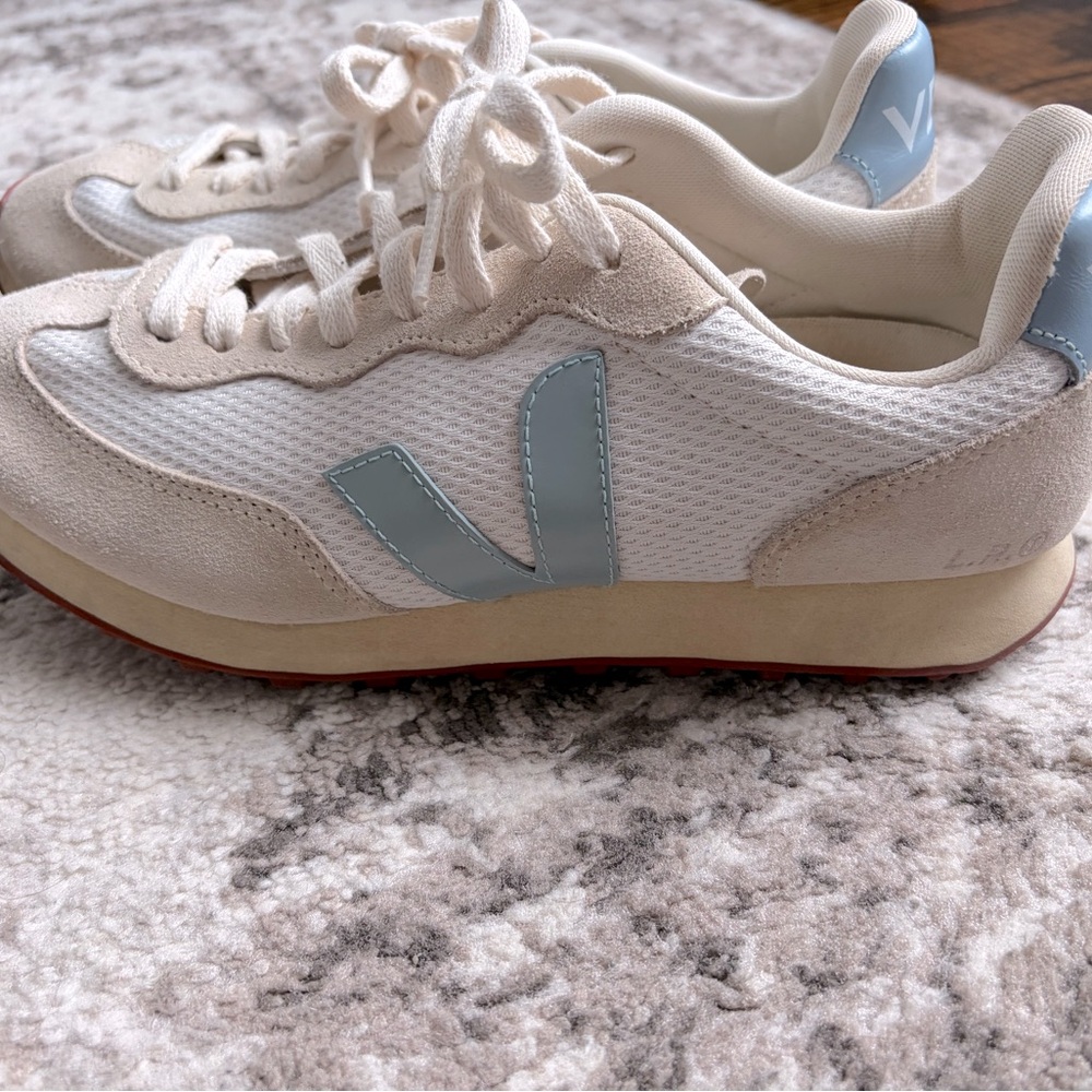 Veja Rio Branco Size 8